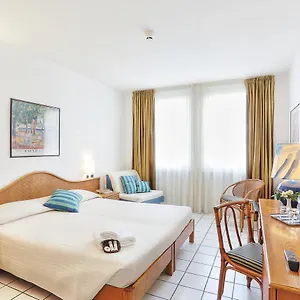 *** Hotel Yacht Club Italia